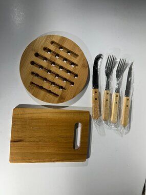 NEW Cheese Knife Set With Bamboo Cutting Board 4 Knives With Serving Tray Board
